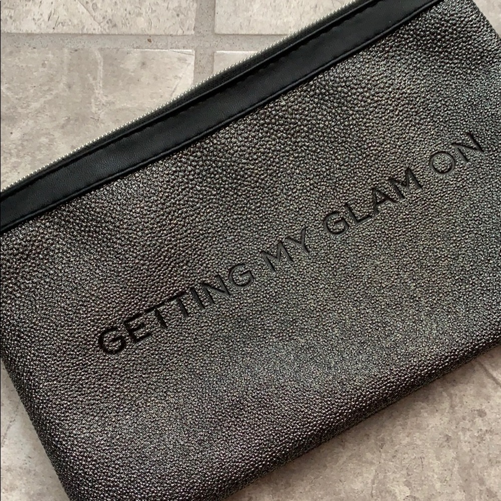 Makeup pouch